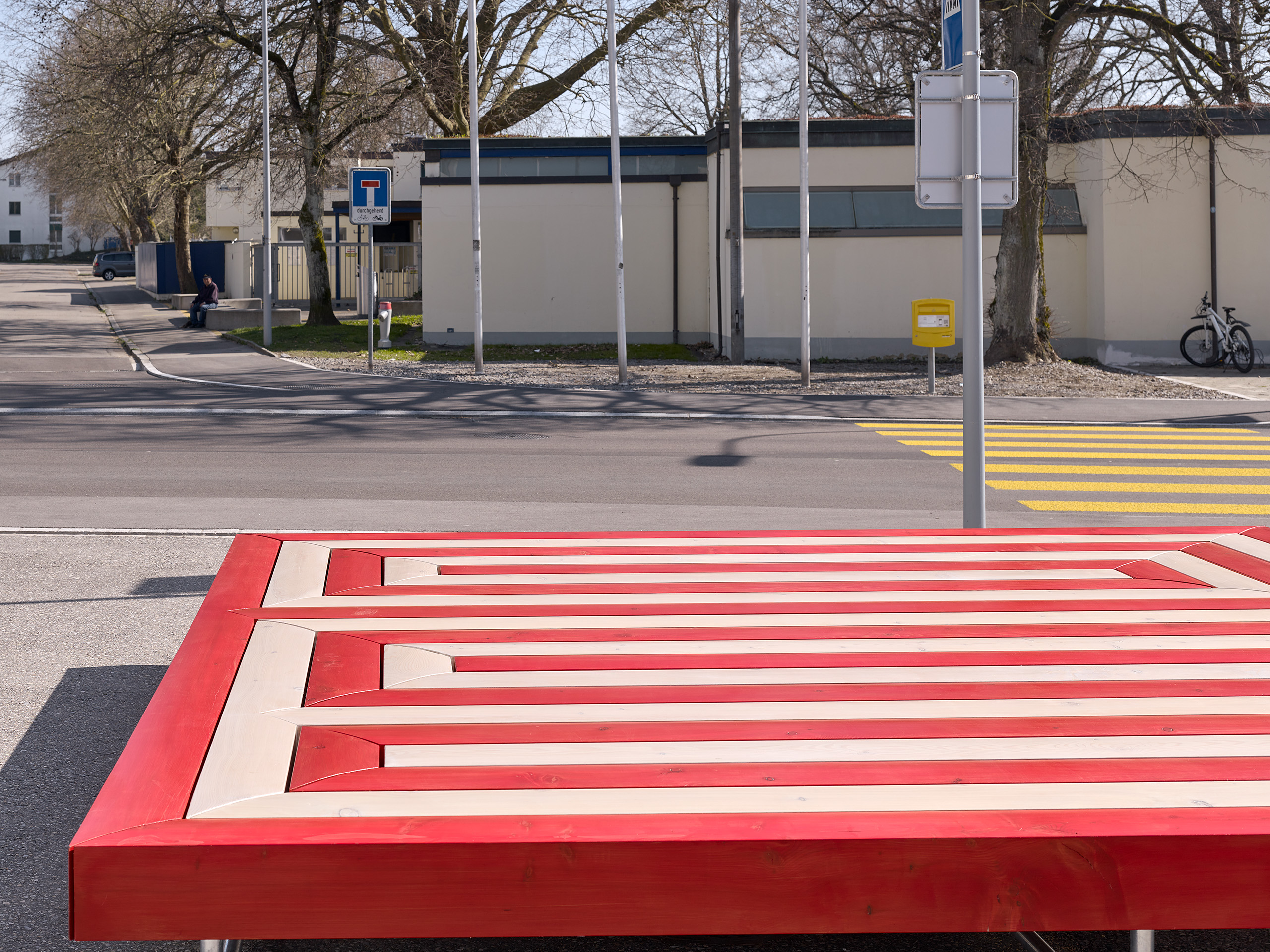 Farbsockel by Kerim Seiler